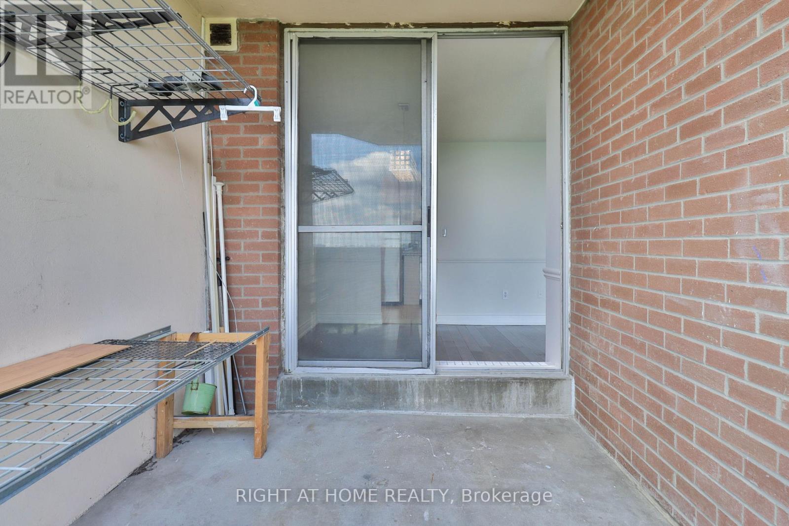 909 - 335 Driftwood Avenue, Toronto (Black Creek), Ontario  M3N 2P3 - Photo 7 - W12264366
