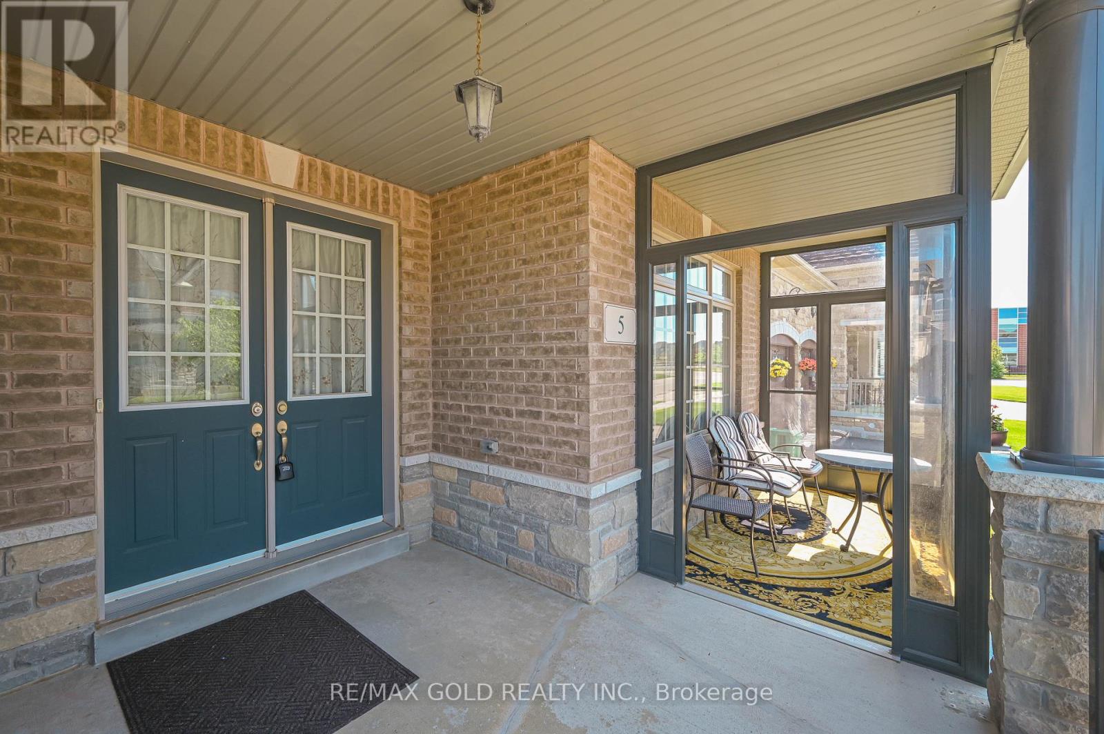 Property at 5 FALKLAND ROAD image 4