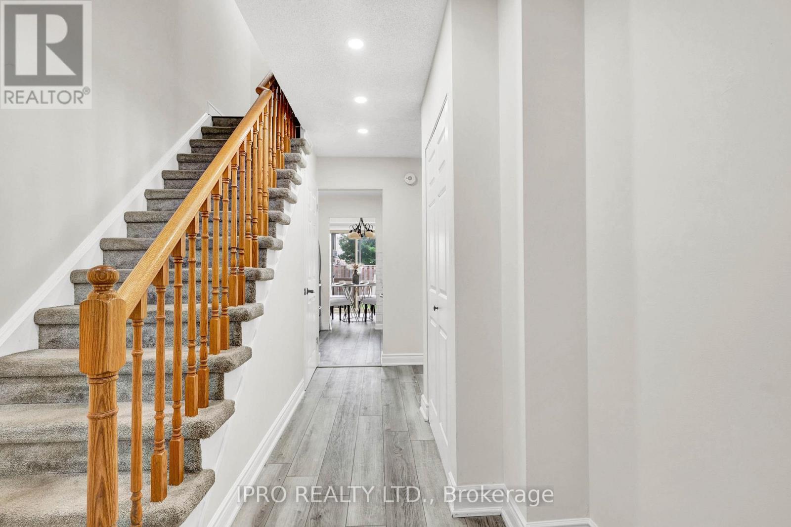 Property at 21 - 302 COLLEGE AVENUE W image 3