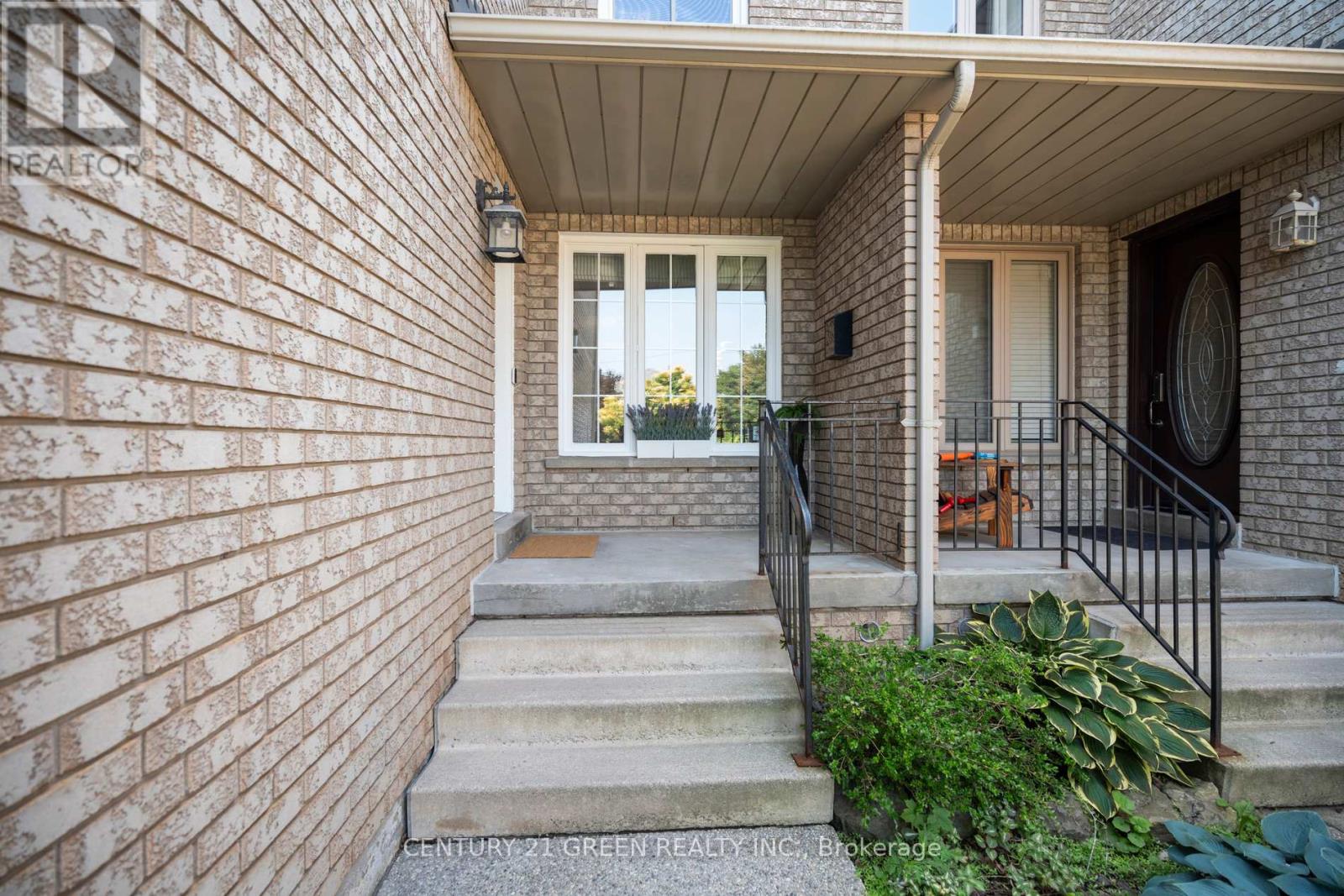 Property at 102 NISKA DRIVE image 4