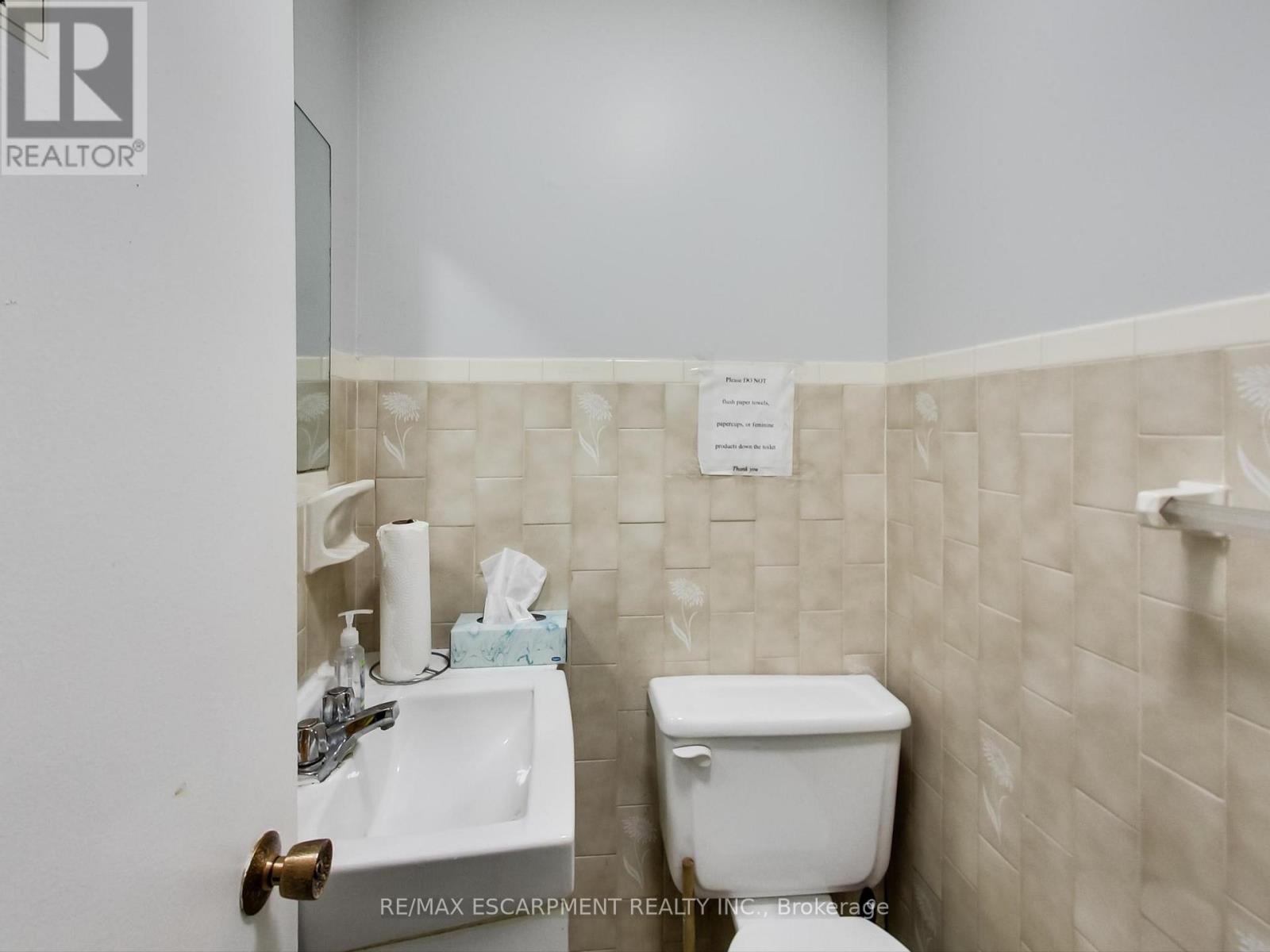 51 Augusta Street, Hamilton (Corktown), Ontario  L8N 1P8 - Photo 19 - X12264451