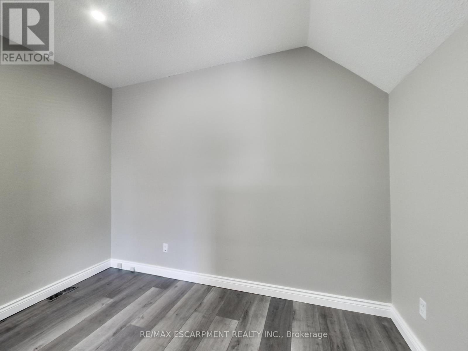 51 Augusta Street, Hamilton (Corktown), Ontario  L8N 1P8 - Photo 27 - X12264451