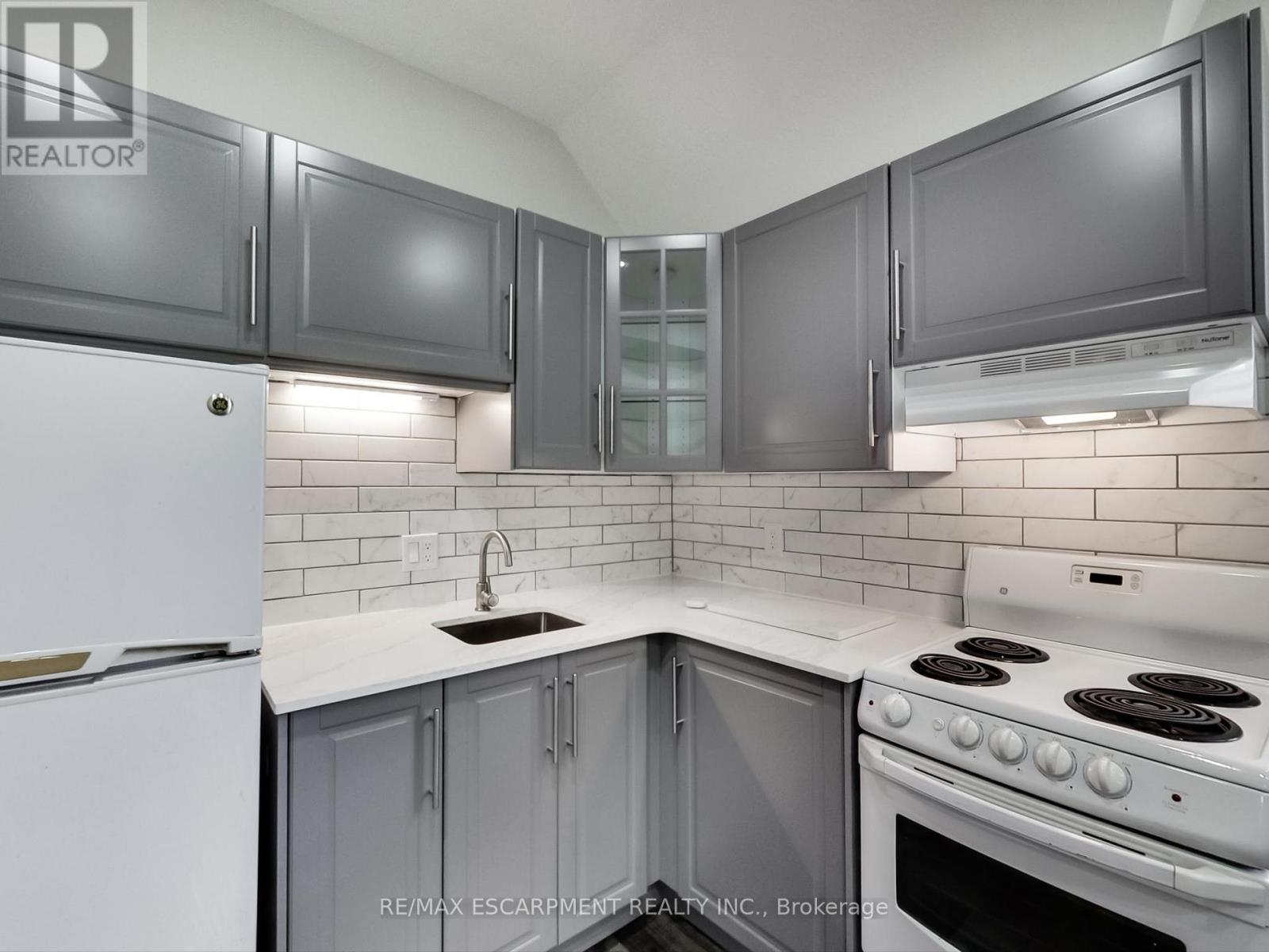 51 Augusta Street, Hamilton (Corktown), Ontario  L8N 1P8 - Photo 32 - X12264451