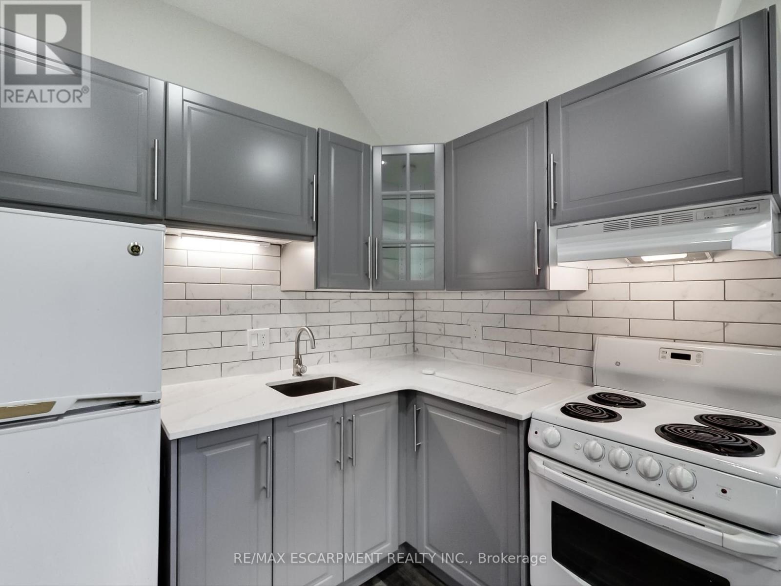 51 Augusta Street, Hamilton, Ontario  L8N 1P8 - Photo 32 - X12264457