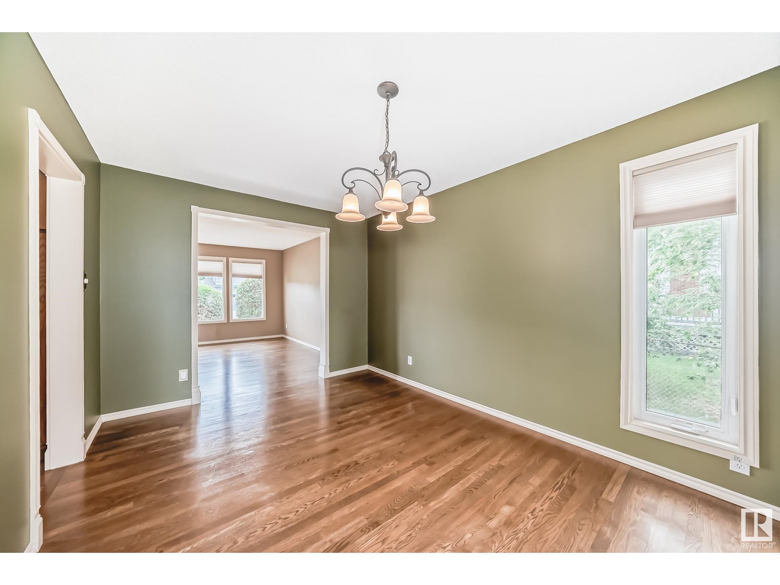 Property at 114 Fairway DR NW image 2