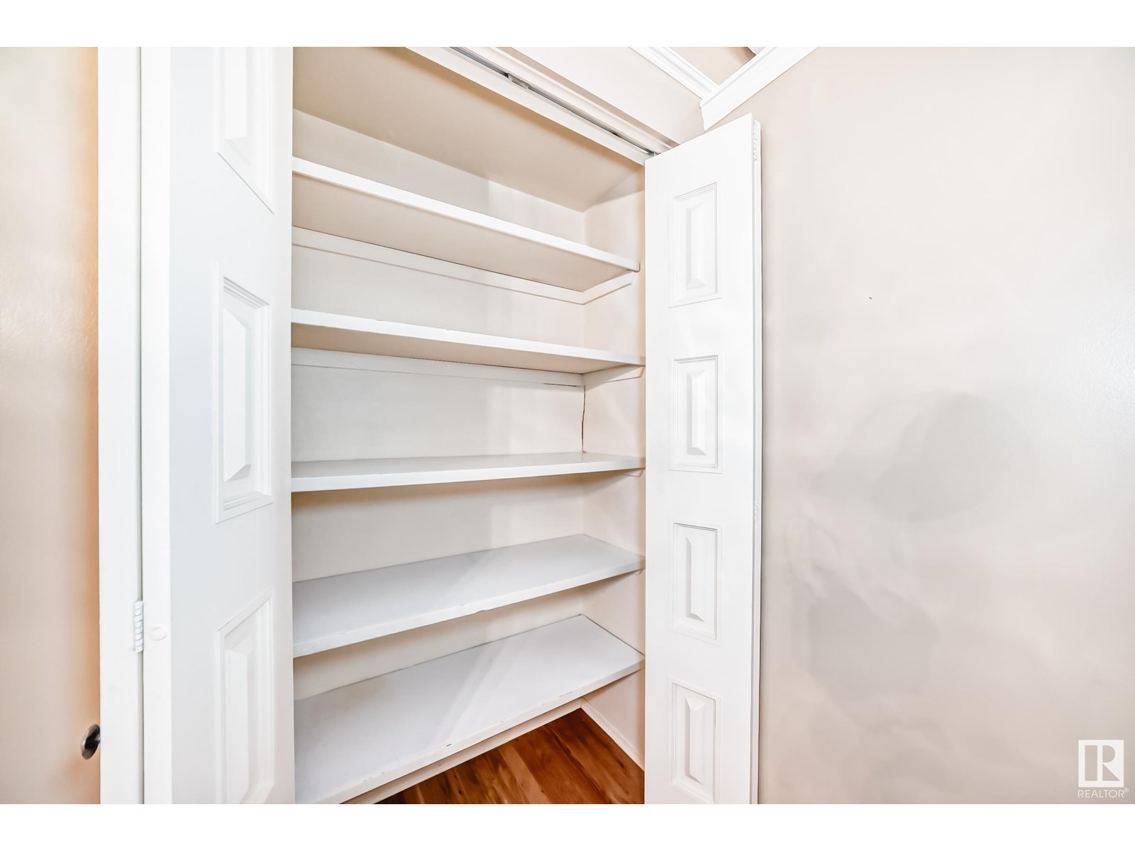 Property at 114 Fairway DR NW image 3