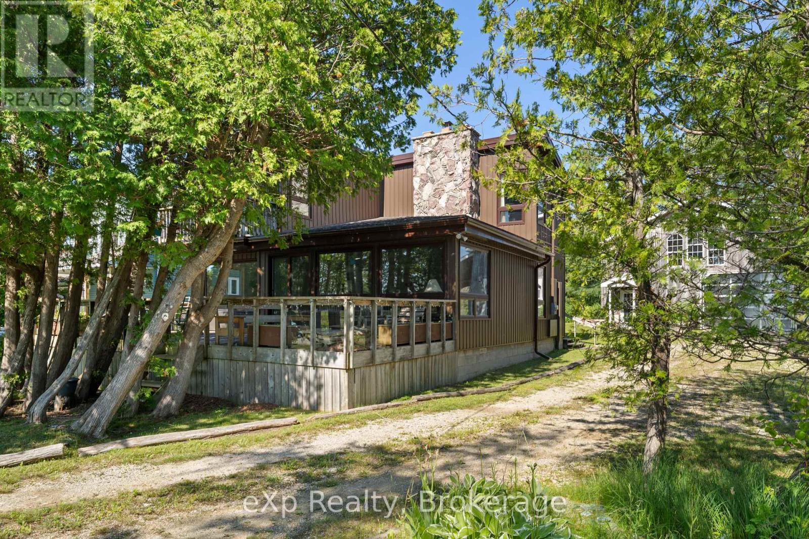 329 Bay Street, South Bruce Peninsula, Ontario  N0H 2T0 - Photo 2 - X12264570