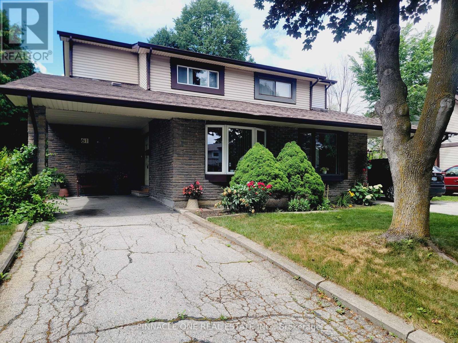 Property at 61 APPLEGATE CRESCENT image 2