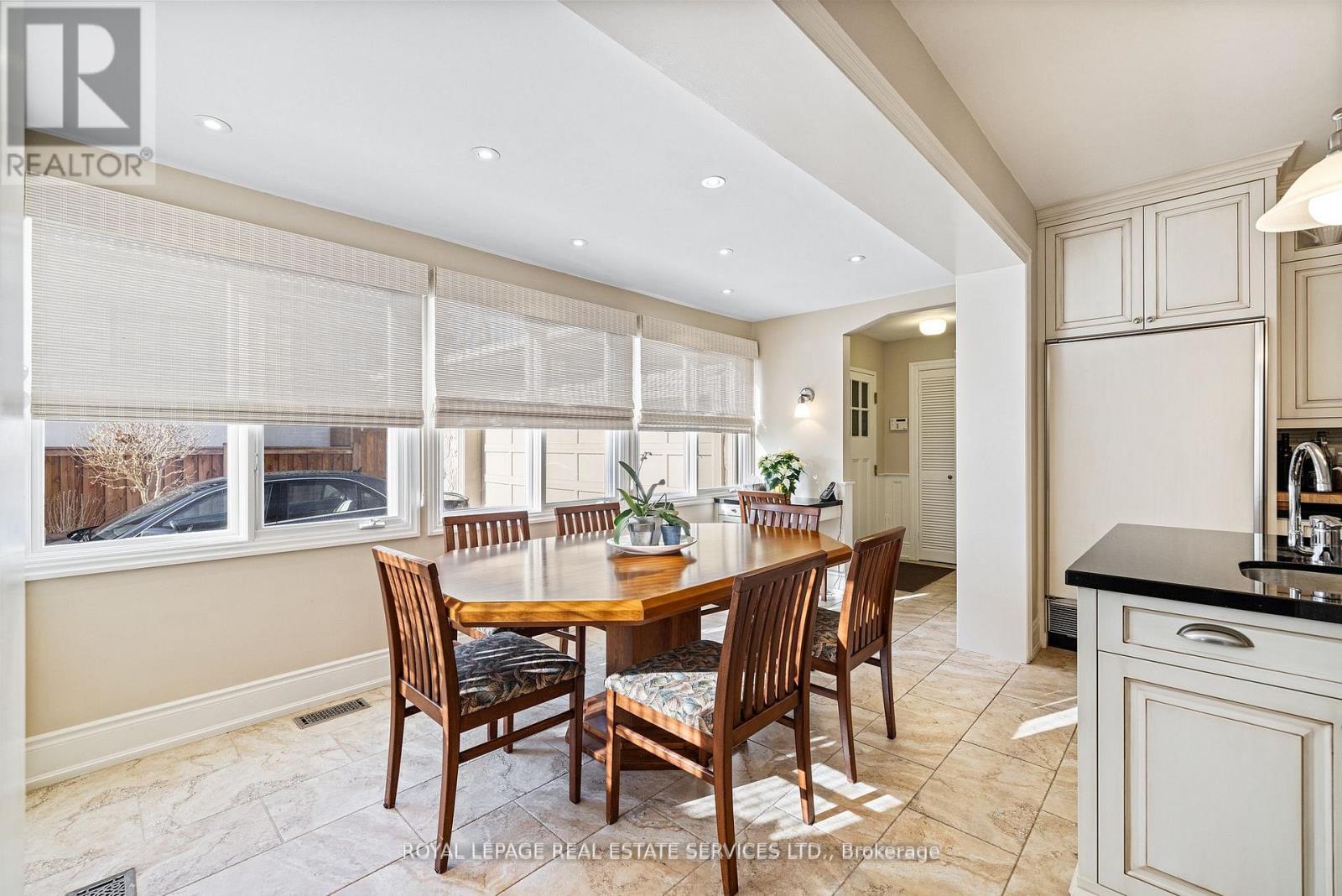70 Leggett Avenue, Toronto, Ontario  M9P 1X4 - Photo 10 - W12264565