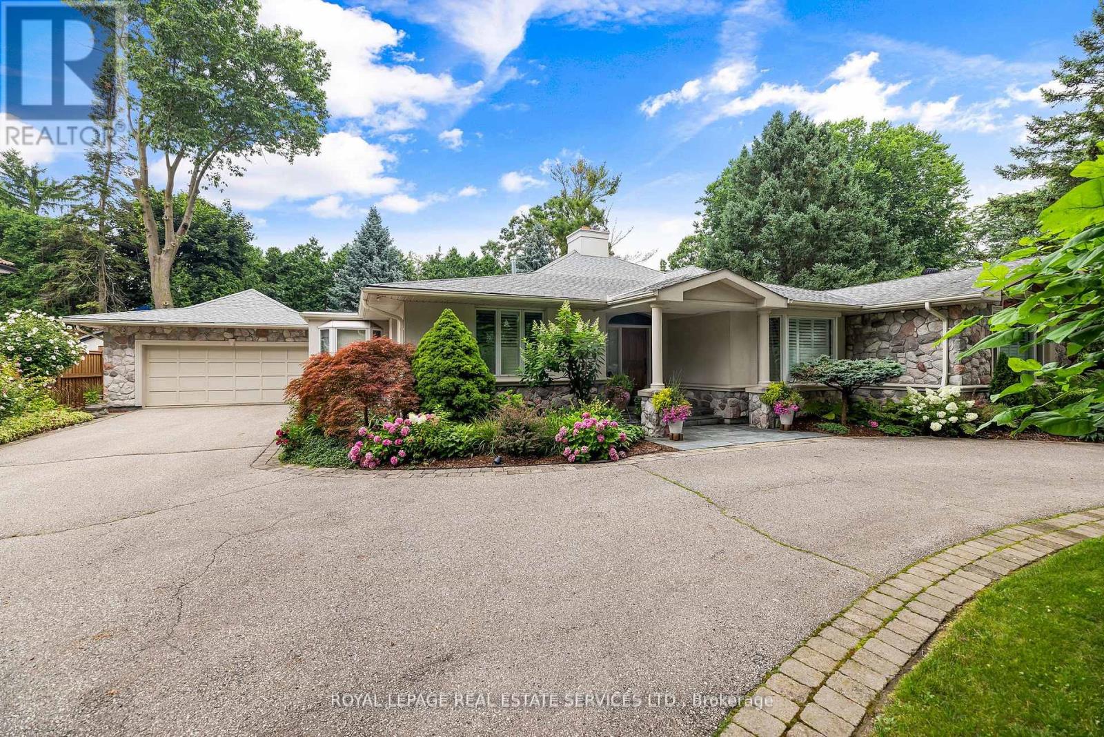 Property at 70 LEGGETT AVENUE image 3