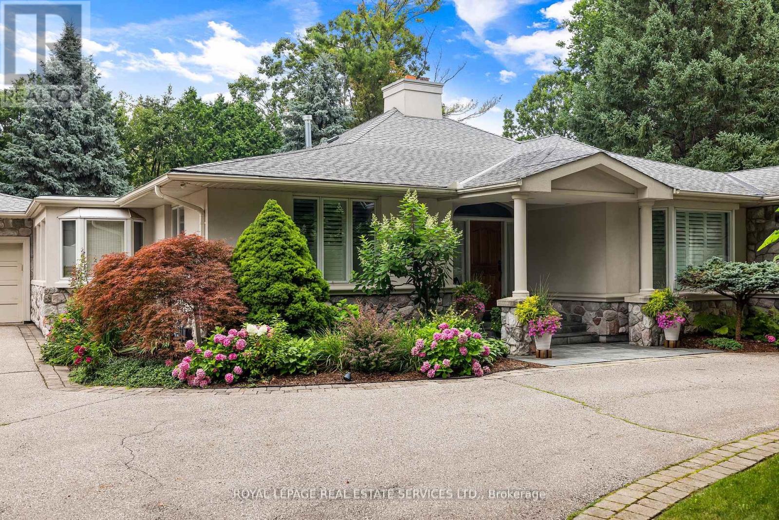 Property at 70 LEGGETT AVENUE image 4