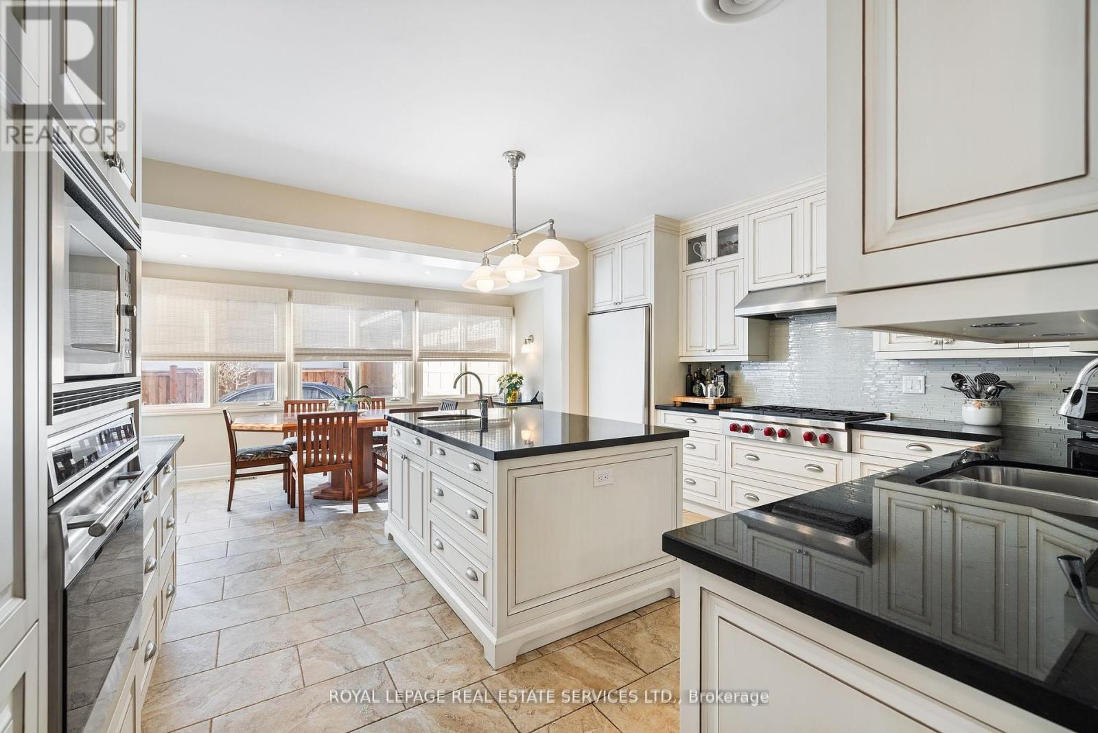 70 Leggett Avenue, Toronto, Ontario  M9P 1X4 - Photo 7 - W12264565