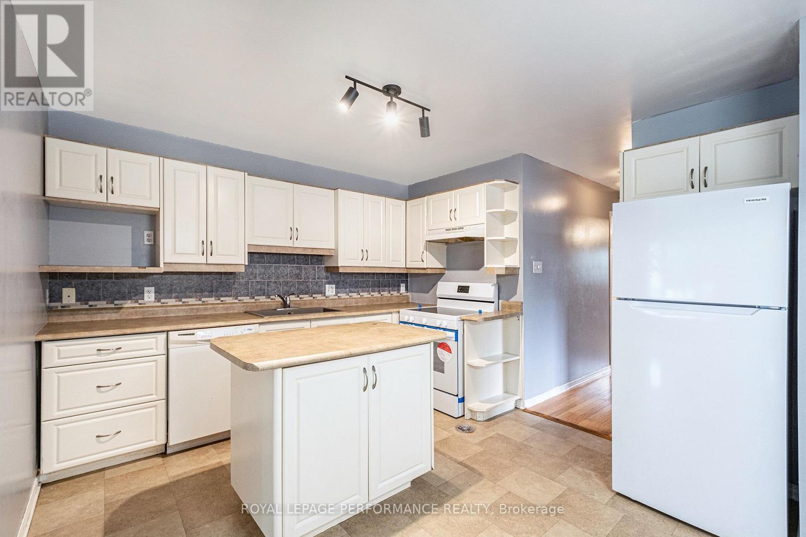 2171 Glen Brook Drive, Cornwall, Ontario  K6H 7N2 - Photo 8 - X12262612