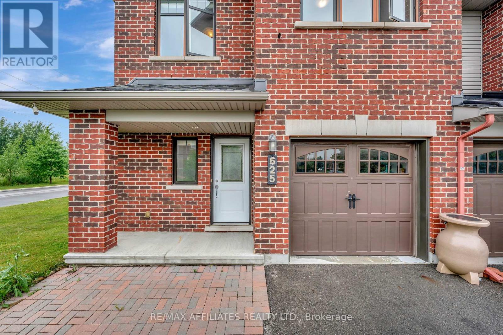 Property at 625 TRIGORIA CRESCENT image 3
