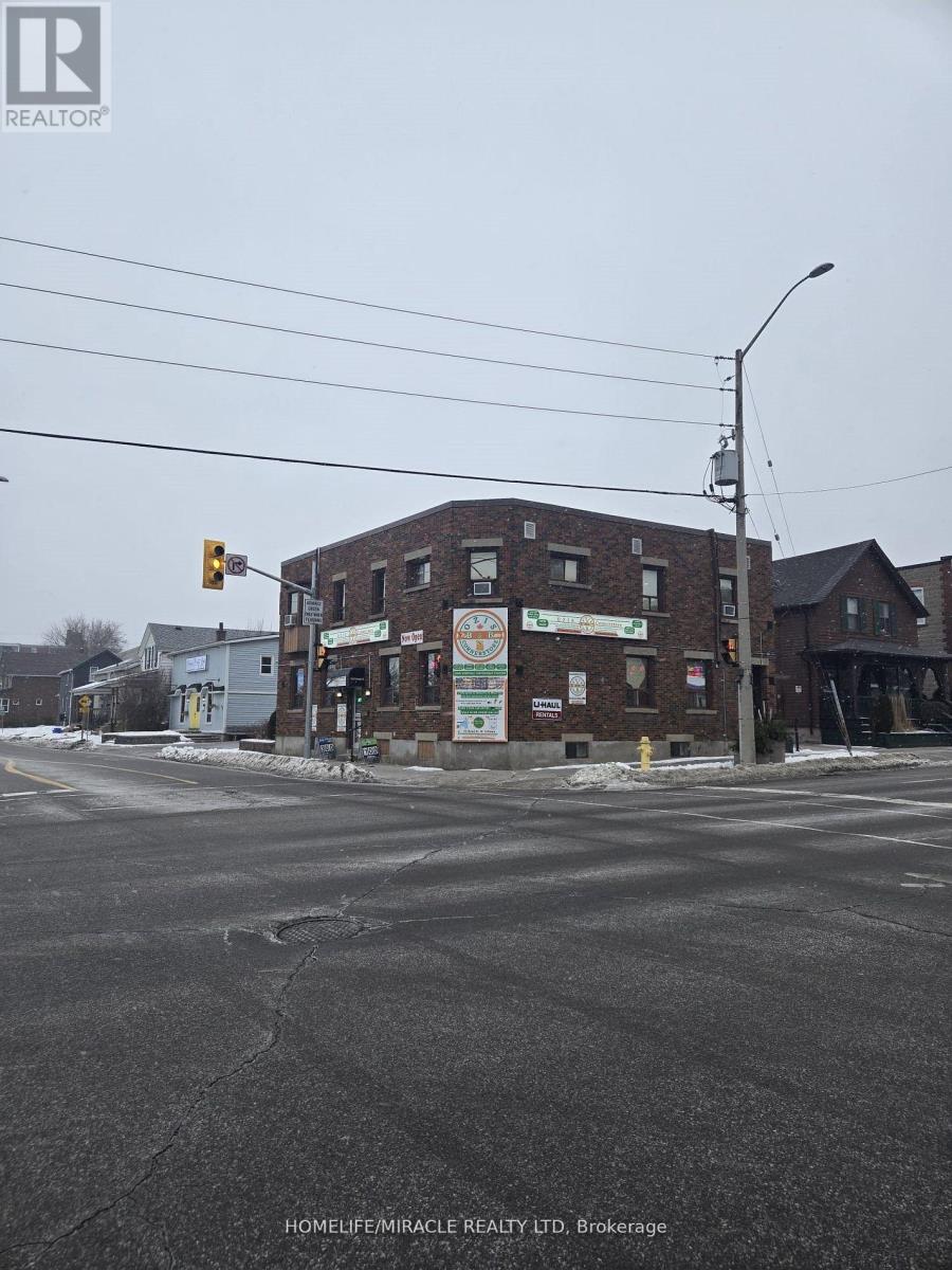 92 Bond St Street, Oshawa, Ontario  L1G 1A5 - Photo 1 - E12264633