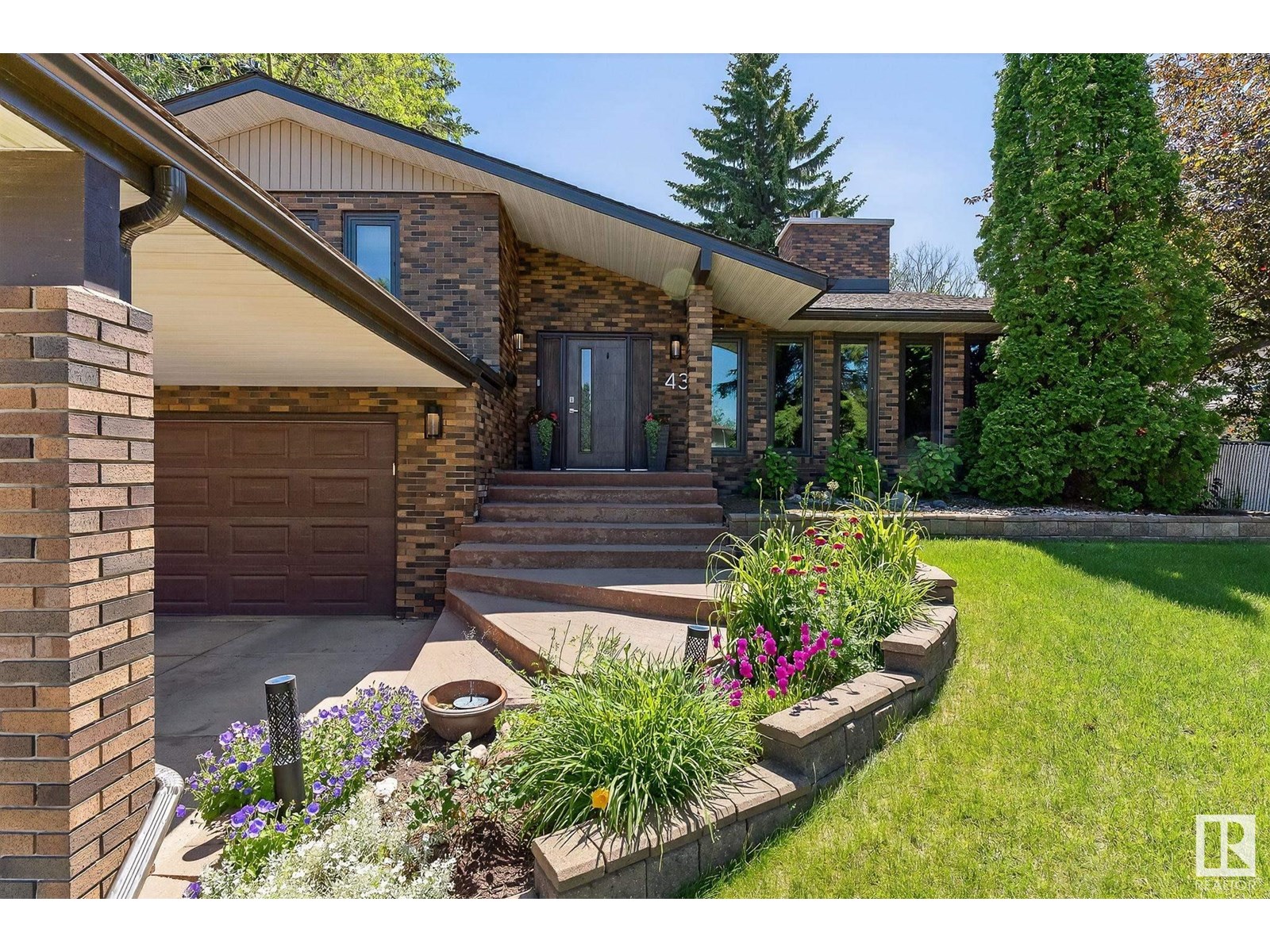 Property at 43 MANCHESTER DR image 1