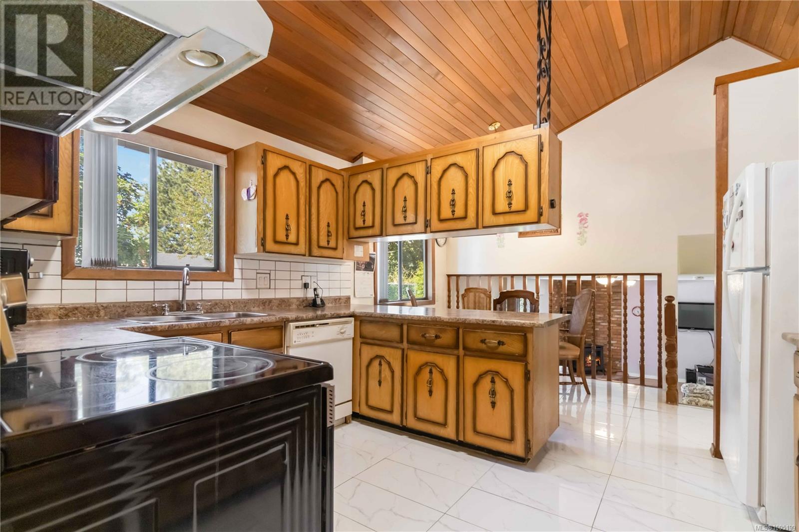 Property at 550 Fermoy Pl image 5