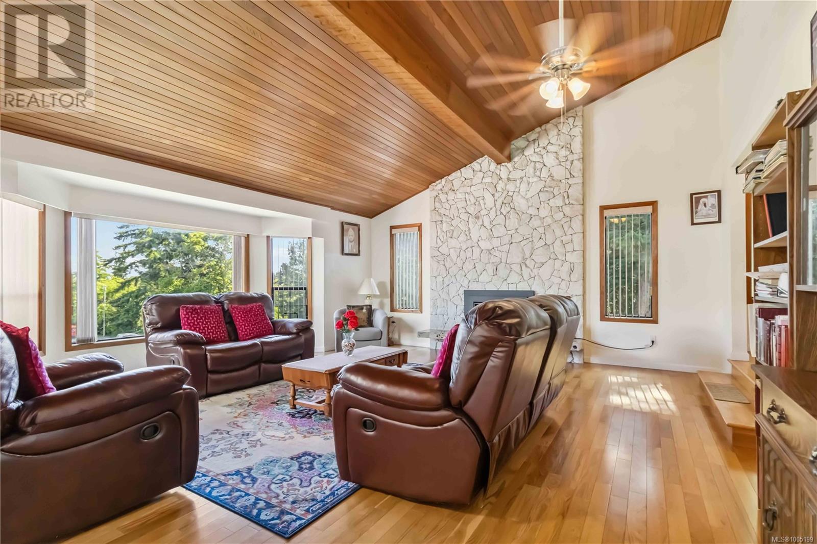 Property at 550 Fermoy Pl image 1