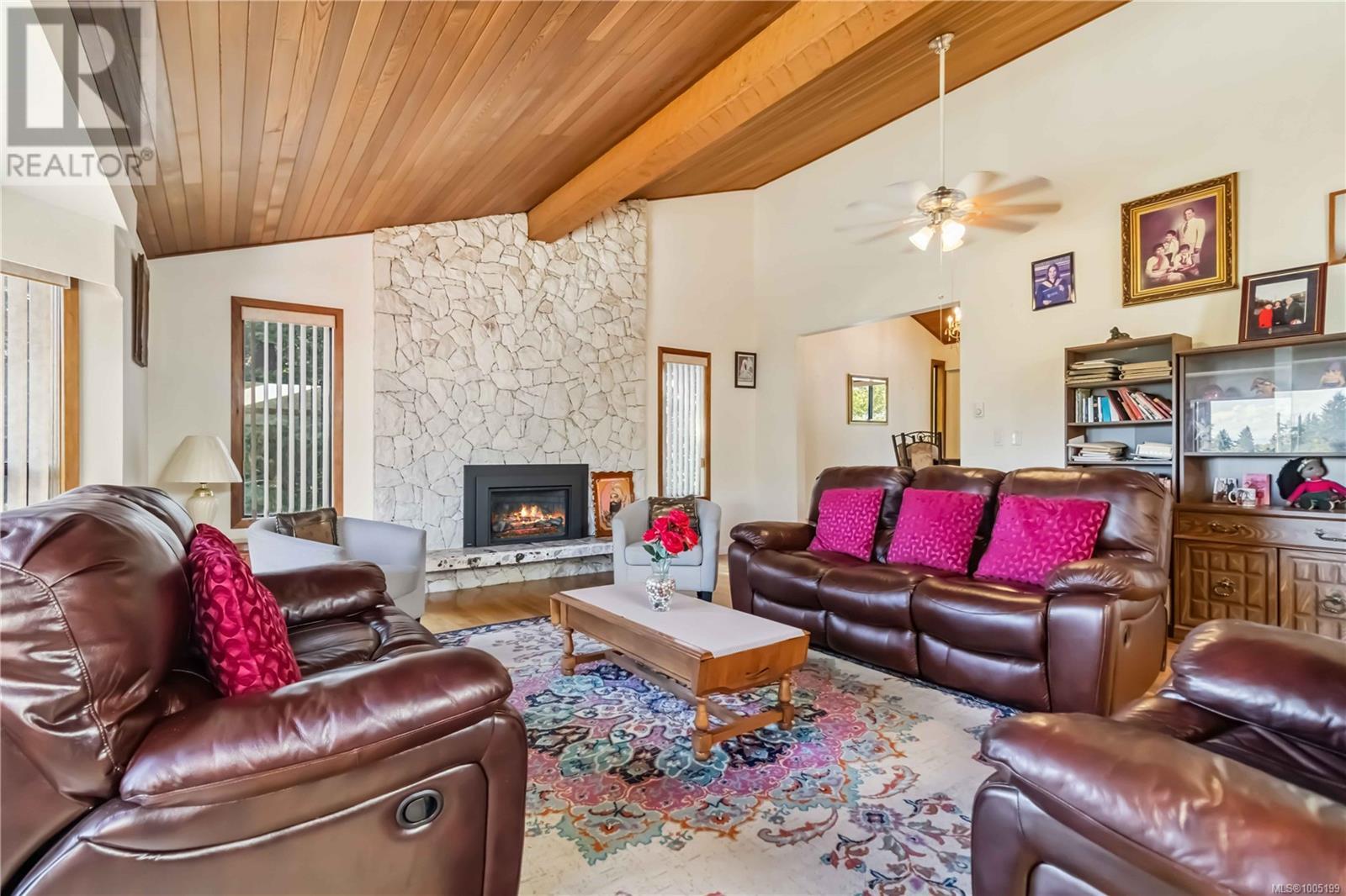 Property at 550 Fermoy Pl image 2