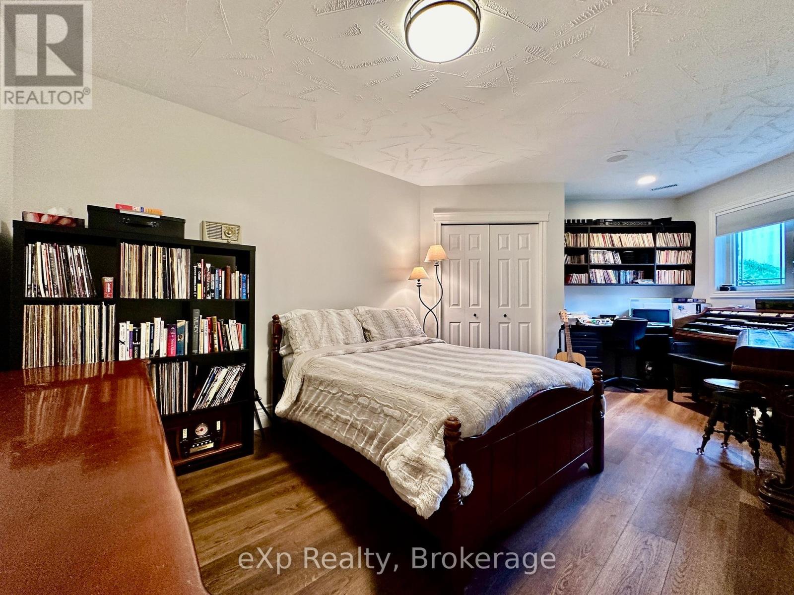 59 Maple Creek Drive, Brockton, Ontario  N0G 2V0 - Photo 26 - X12264676