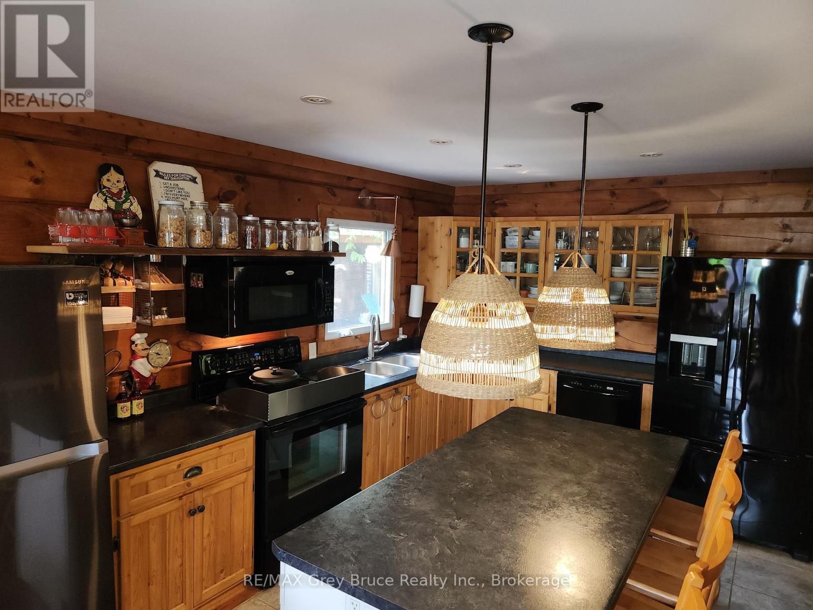 9 Hope Drive, Northern Bruce Peninsula, Ontario  N0H 1Z0 - Photo 12 - X12264679