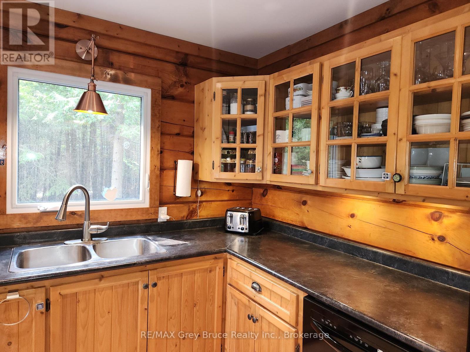 9 Hope Drive, Northern Bruce Peninsula, Ontario  N0H 1Z0 - Photo 15 - X12264679