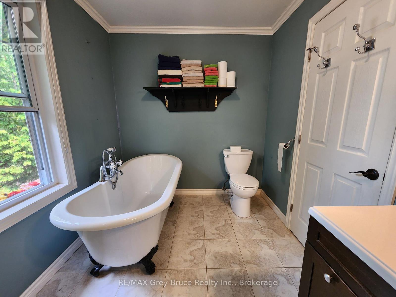 9 Hope Drive, Northern Bruce Peninsula, Ontario  N0H 1Z0 - Photo 20 - X12264679