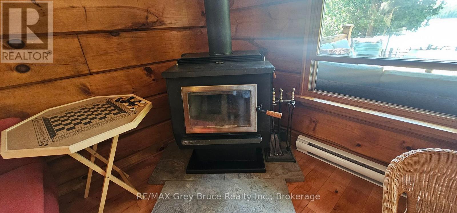 9 Hope Drive, Northern Bruce Peninsula, Ontario  N0H 1Z0 - Photo 8 - X12264679