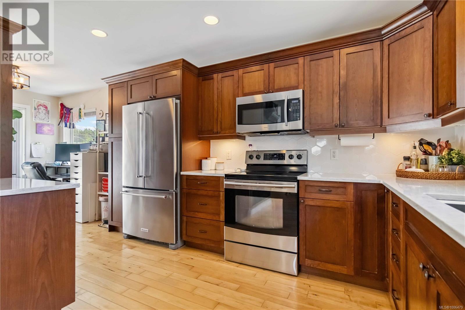 Property at 971 Rattanwood Pl image 3