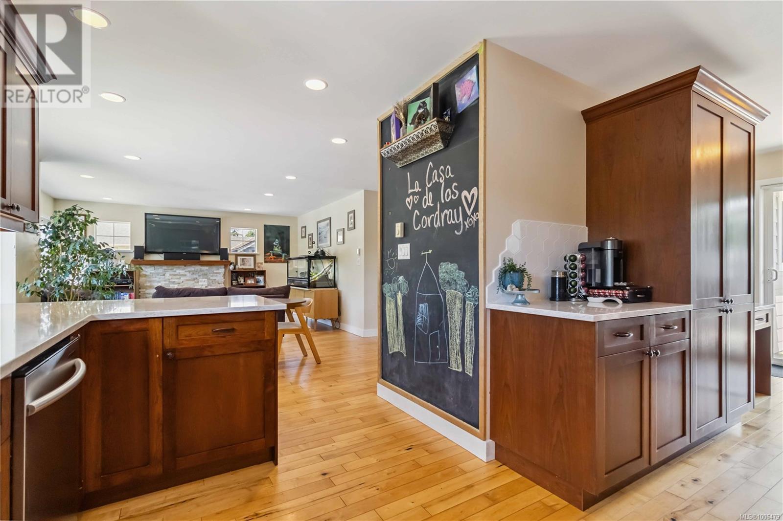 Property at 971 Rattanwood Pl image 5
