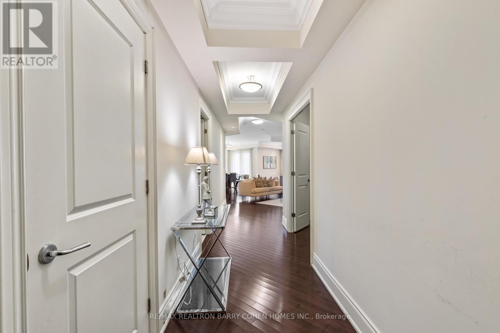 Property at 314 - 1717 AVENUE ROAD image 4