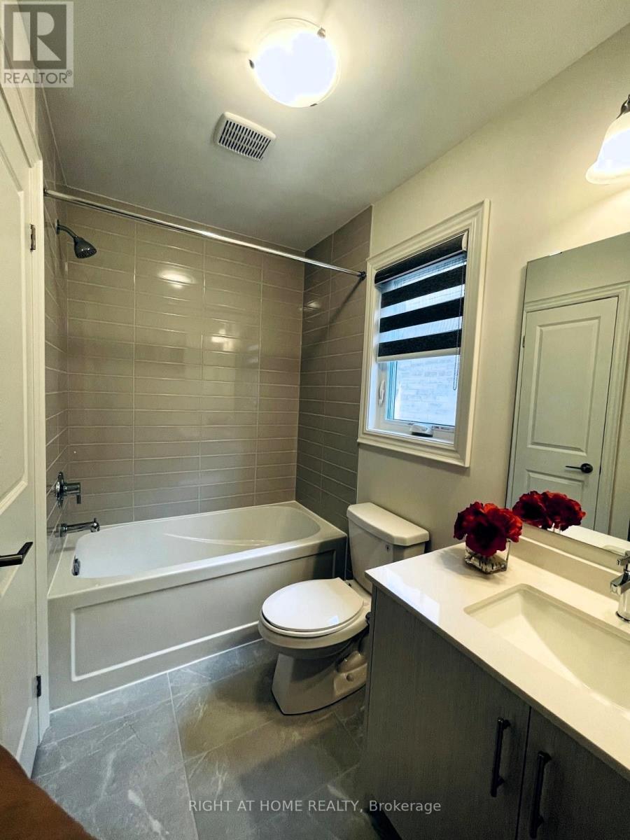 671 Langford Boulevard, Bradford West Gwillimbury (Bradford), Ontario  L3Z 4P4 - Photo 19 - N12264691