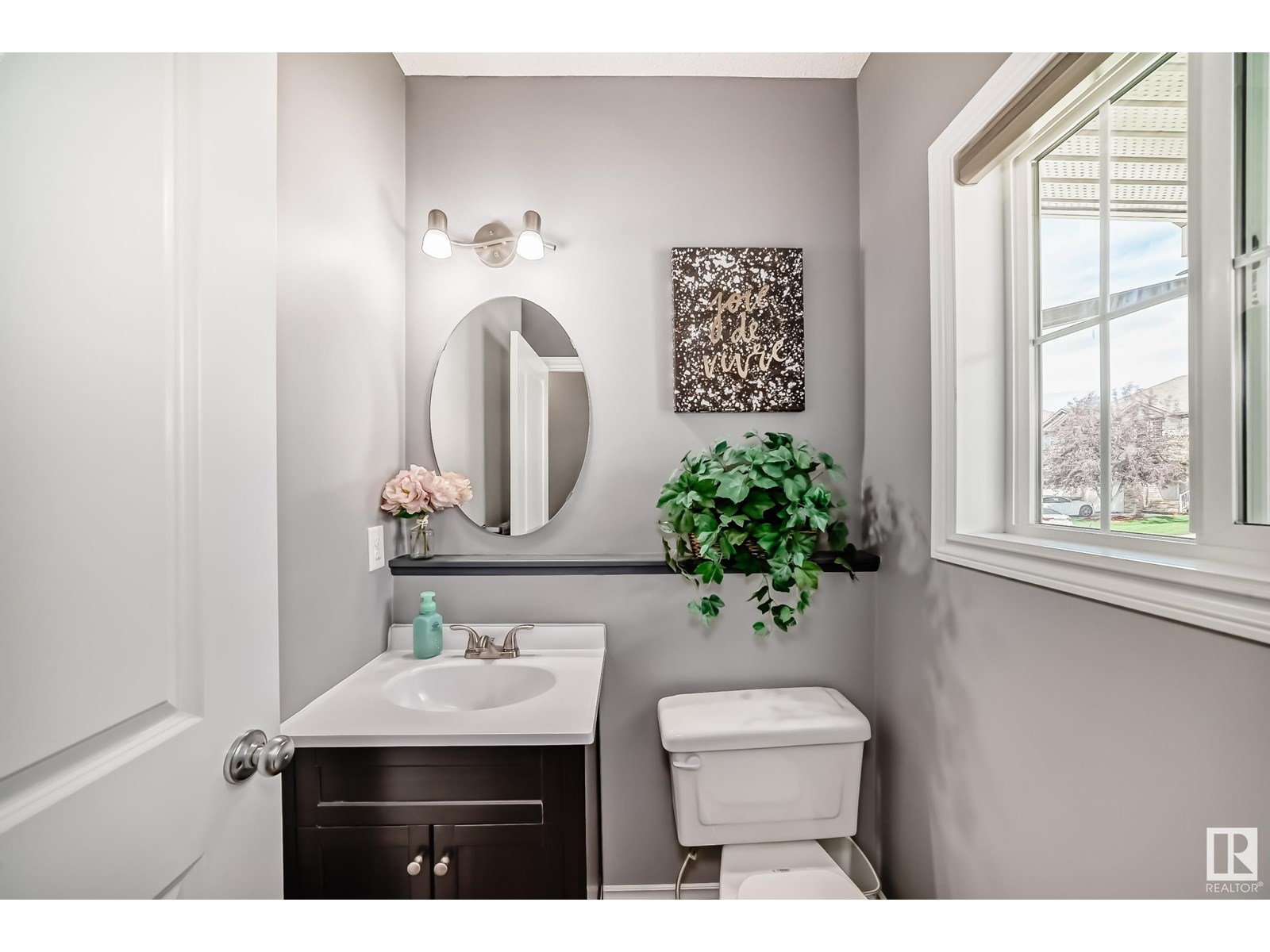 Property at 1636 65 St SW image 3