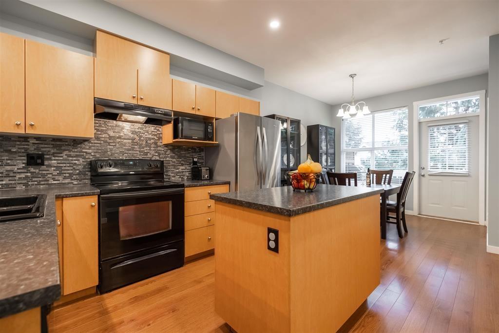 Property at 37 20460 66 AVENUE image 3