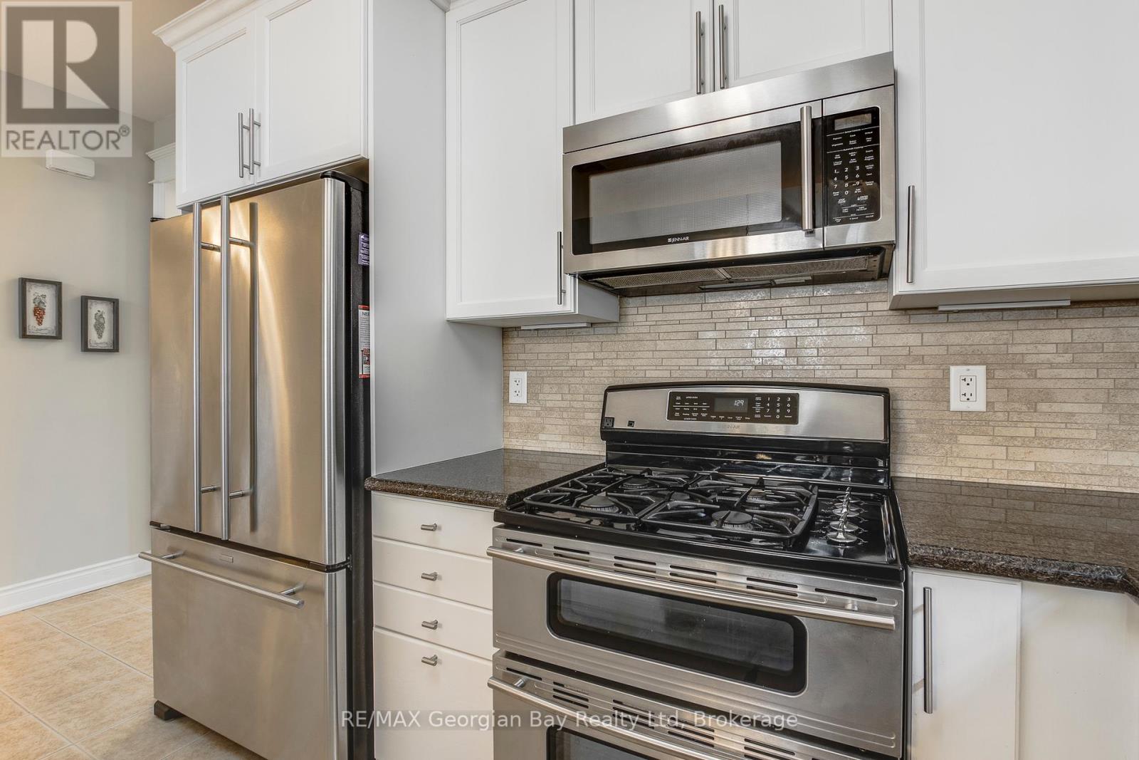 144 Wycliffe Cove, Tay, Ontario  L0K 2A0 - Photo 21 - S12264775