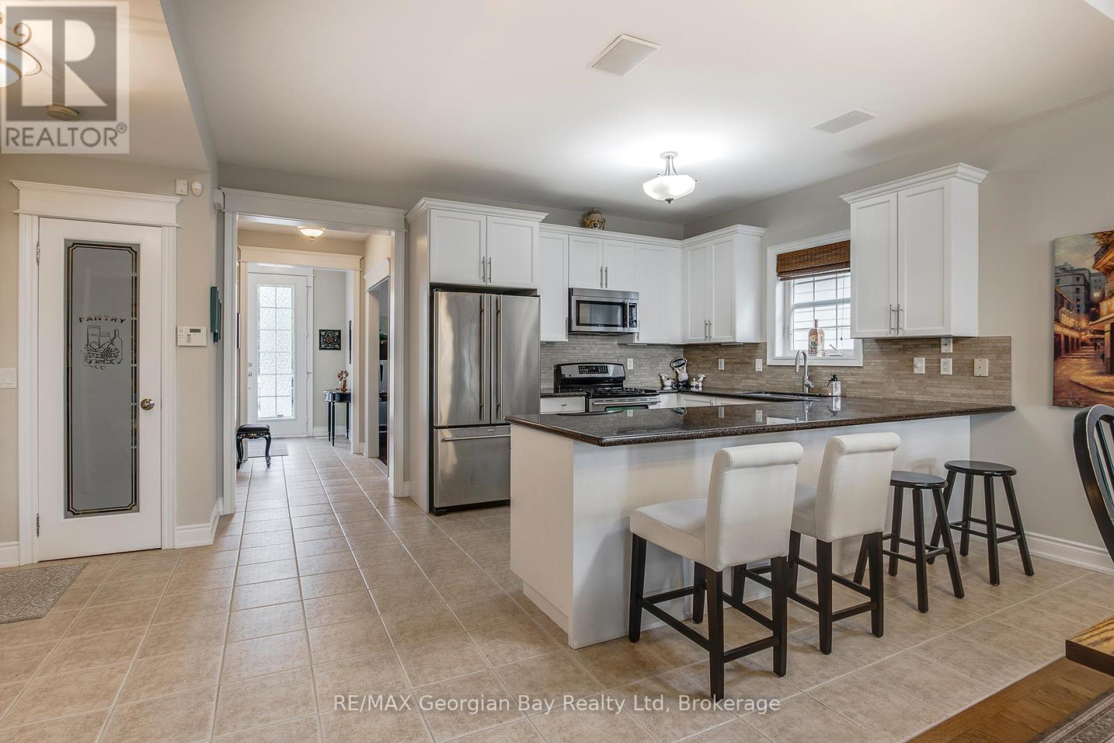 144 Wycliffe Cove, Tay, Ontario  L0K 2A0 - Photo 20 - S12264775