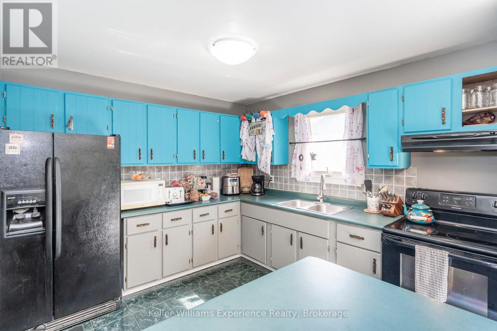 Property at 487 NOTTINGHAM STREET image 2