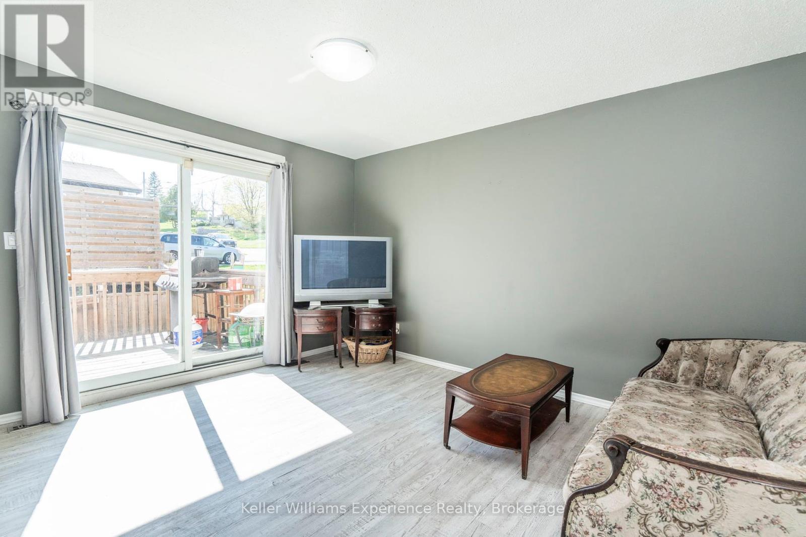 Property at 487 NOTTINGHAM STREET image 3