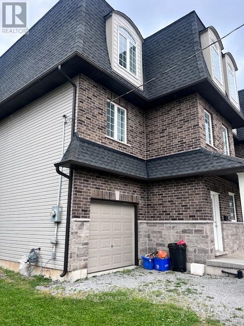 7 Chestnut Street E, St. Catharines (Oakdale), Ontario  L2T 1G6 - Photo 3 - X12264777