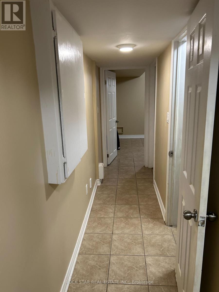 7 Chestnut Street E, St. Catharines (Oakdale), Ontario  L2T 1G6 - Photo 15 - X12264777