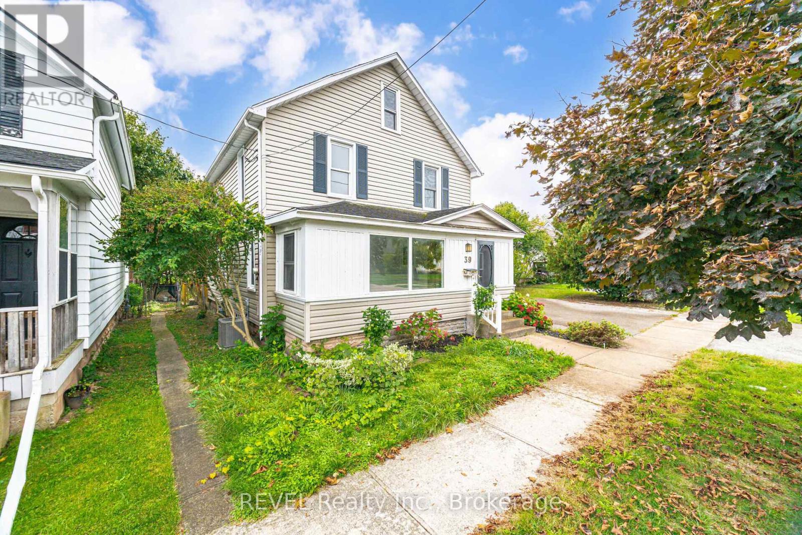 Property at 39 PHIPPS STREET image 4
