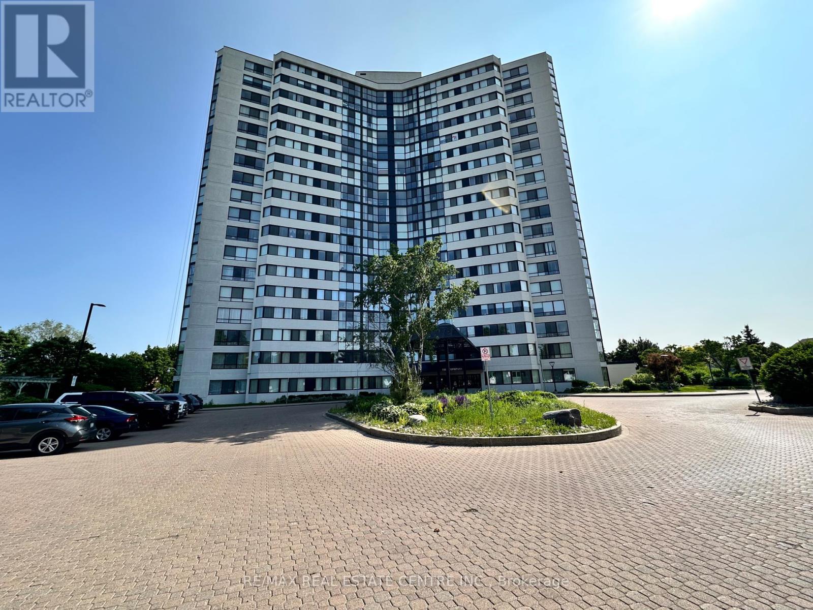 302 - 1360 Rathburn Road E, Mississauga (Rathwood), Ontario  L4W 4H4 - Photo 1 - W12241436