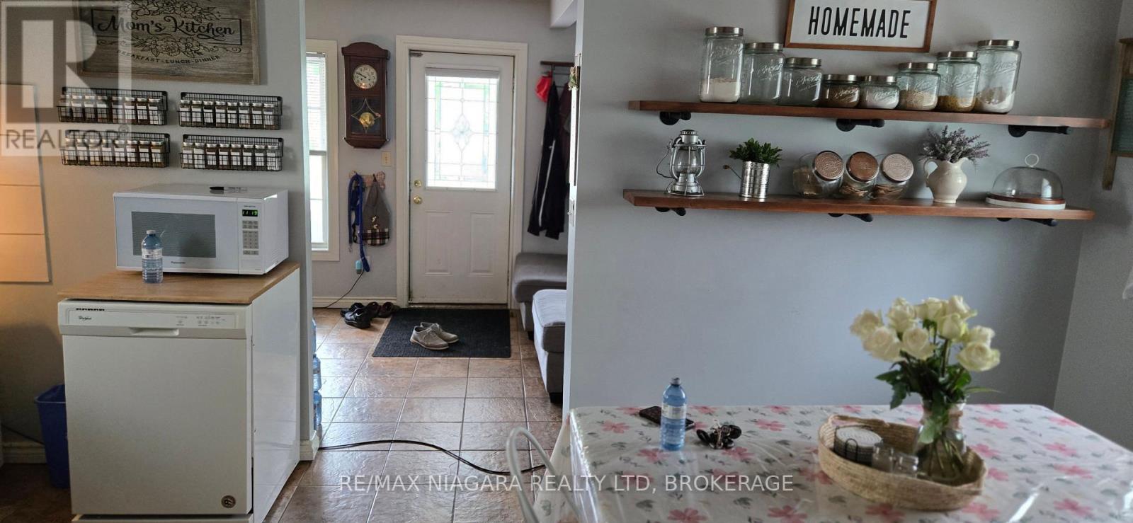 16 Churchill Street, St. Catharines, Ontario  L2S 2P2 - Photo 4 - X12264839