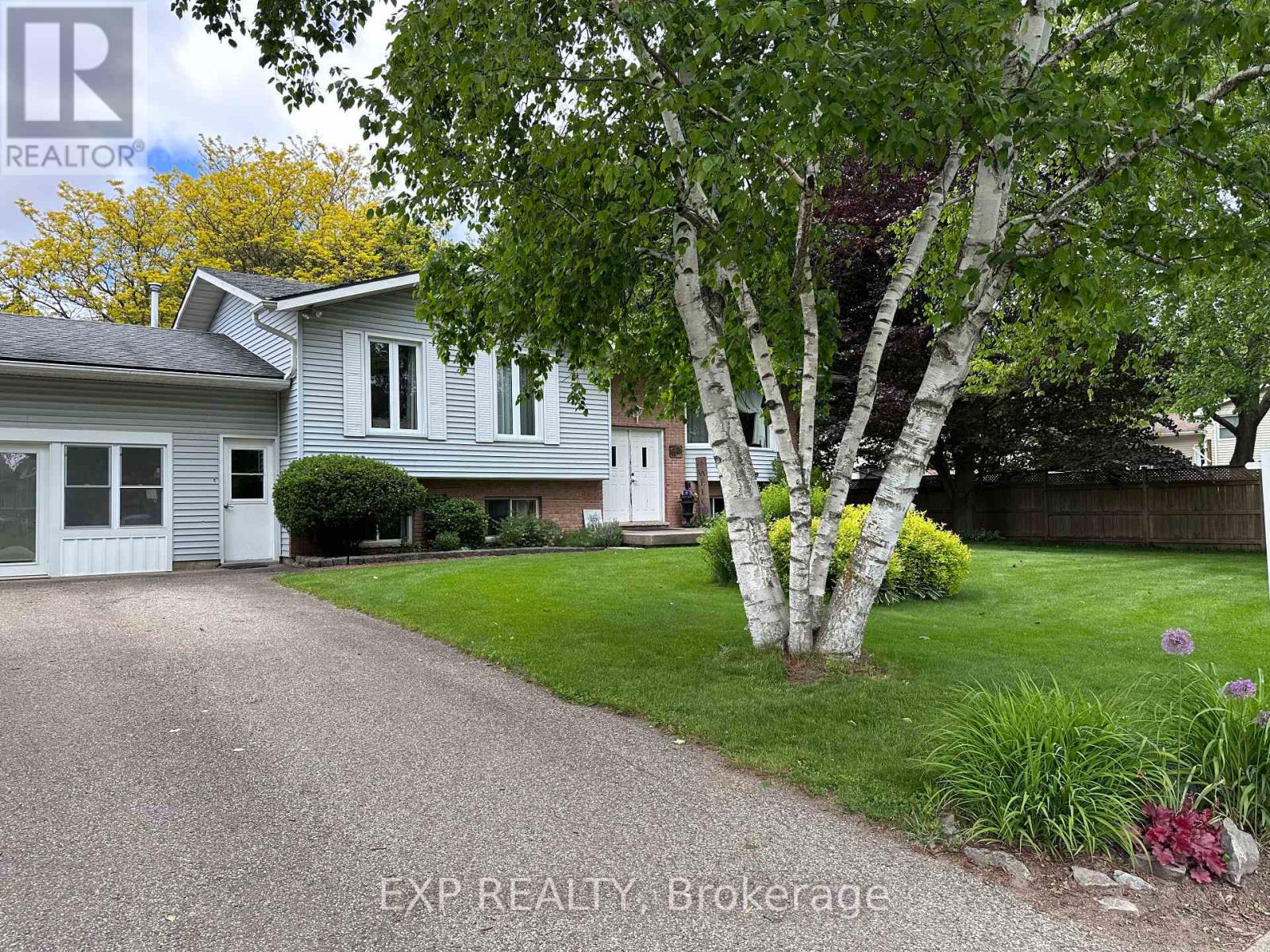 68 Thompson Place, East Zorra-Tavistock, Ontario  N0J 1M0 - Photo 2 - X12264848