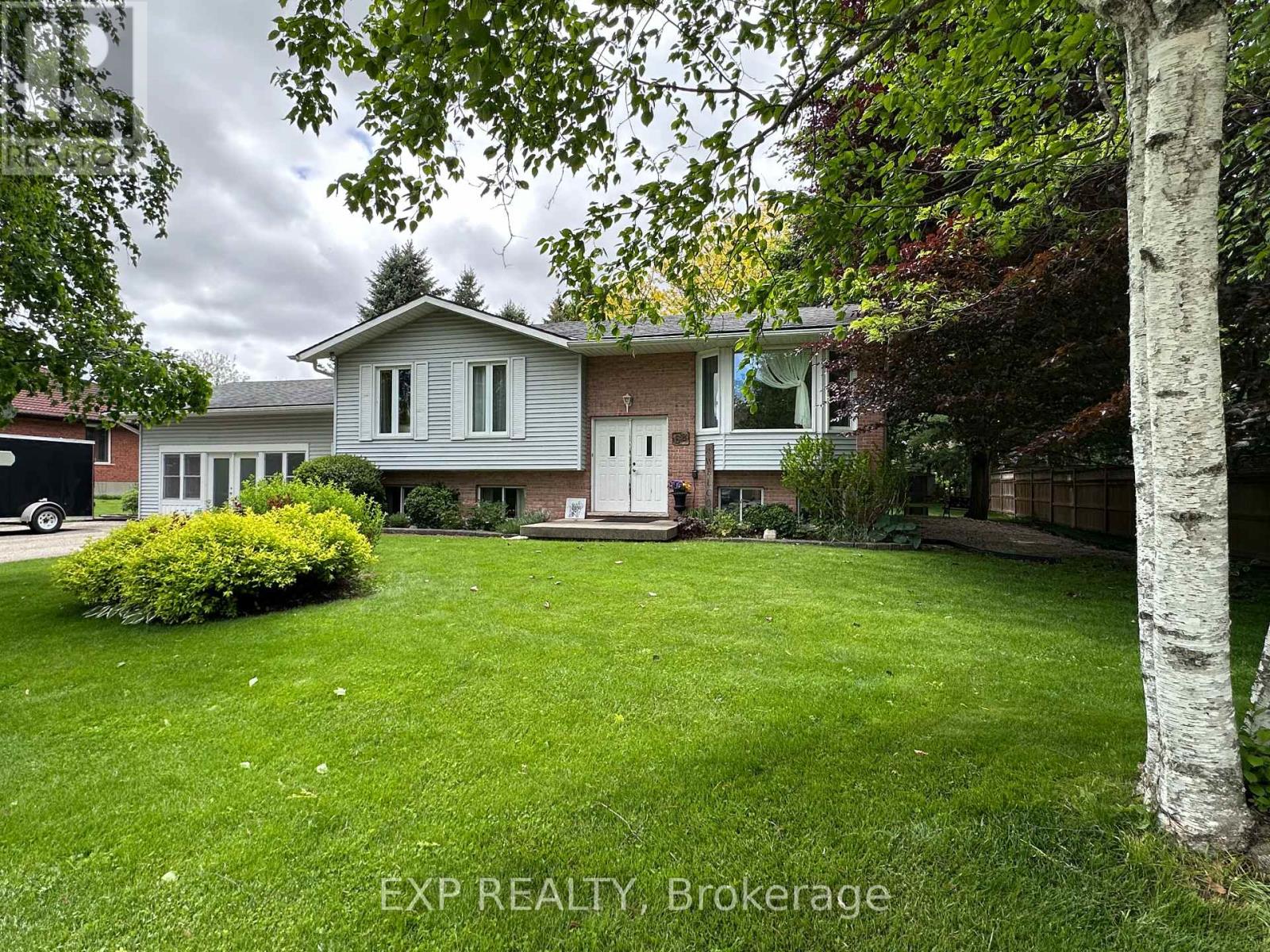 68 Thompson Place, East Zorra-Tavistock, Ontario  N0J 1M0 - Photo 3 - X12264848