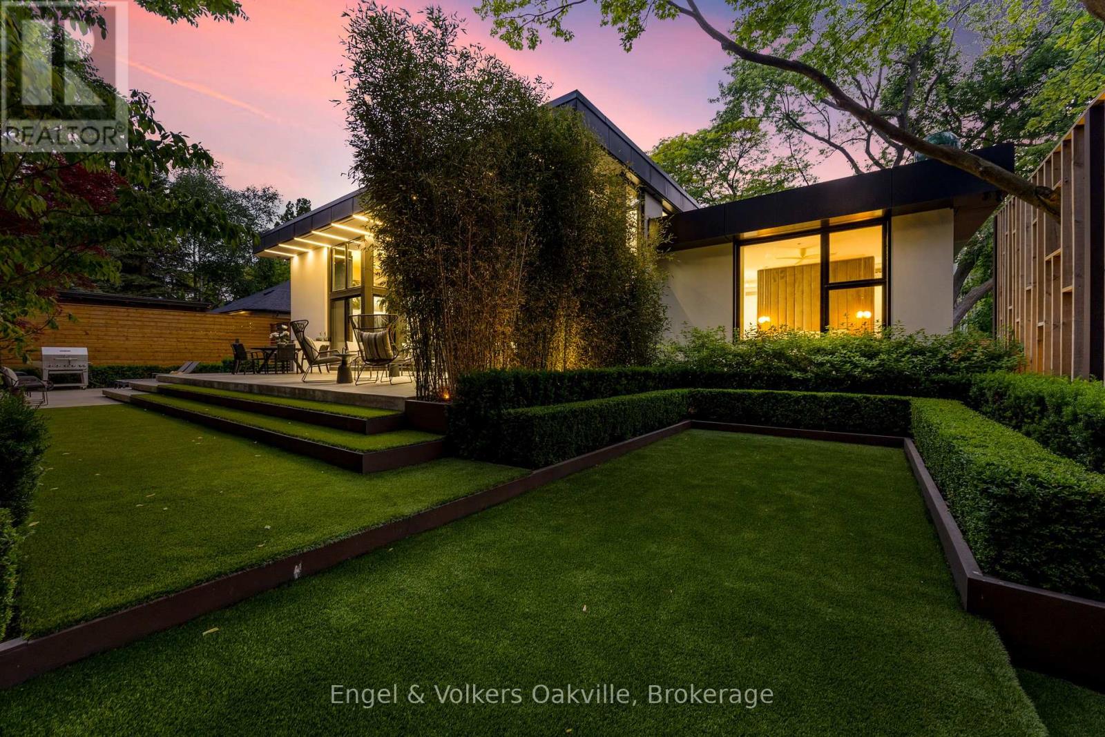 1516 Duncan Road, Oakville, Ontario  L6J 2R3 - Photo 47 - W12257222