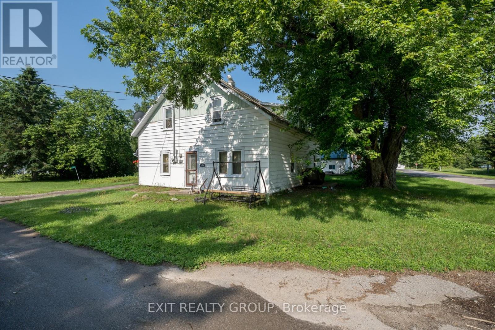 53 Clement Street, Addington Highlands, Ontario  K0H 1P0 - Photo 2 - X12264891