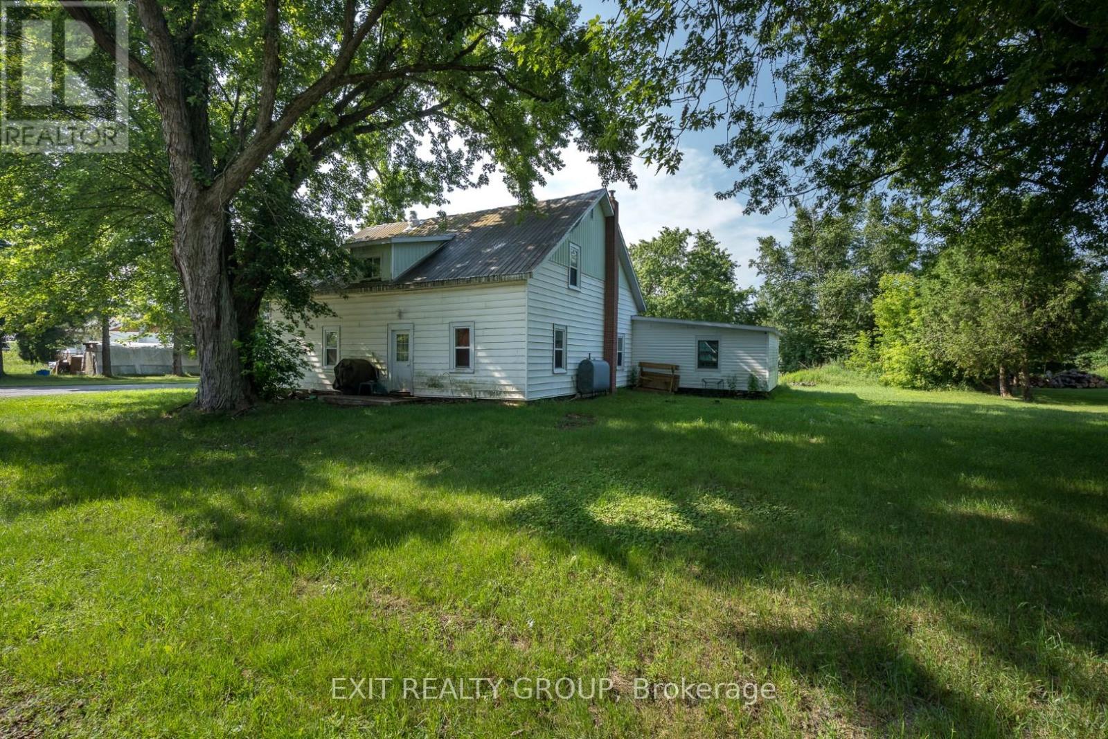 53 Clement Street, Addington Highlands, Ontario  K0H 1P0 - Photo 3 - X12264891