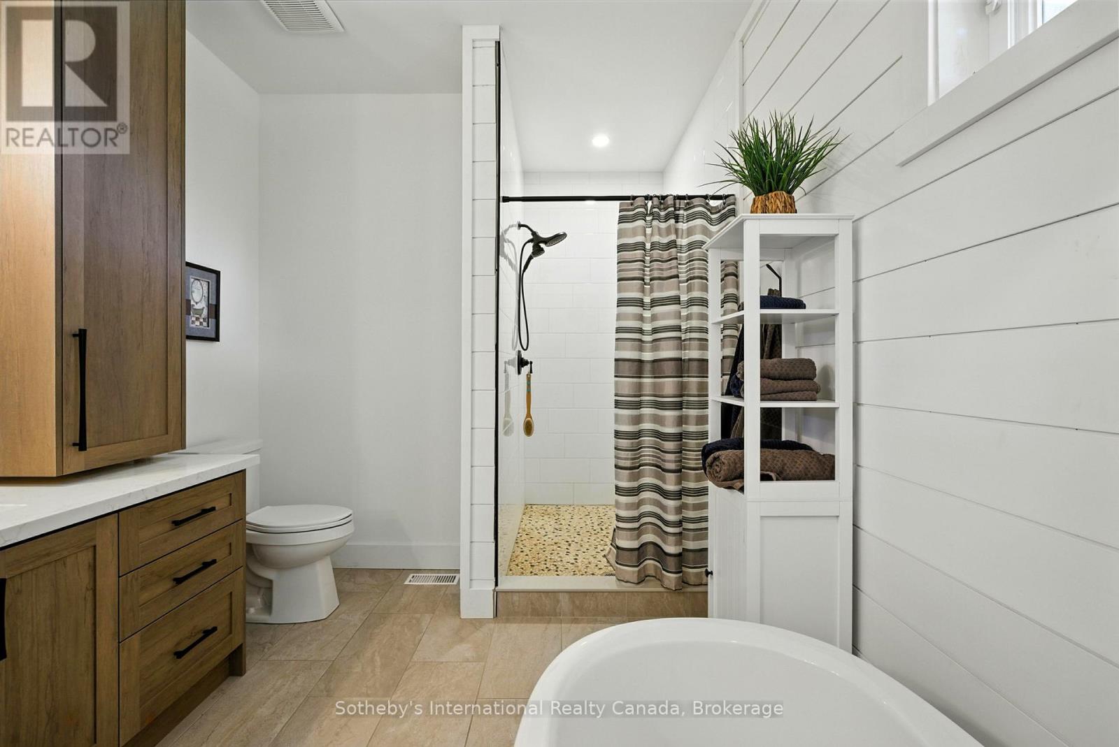 141 Three Mile Lake Road, Armour (Katrine), Ontario  P0A 1L0 - Photo 18 - X12264895