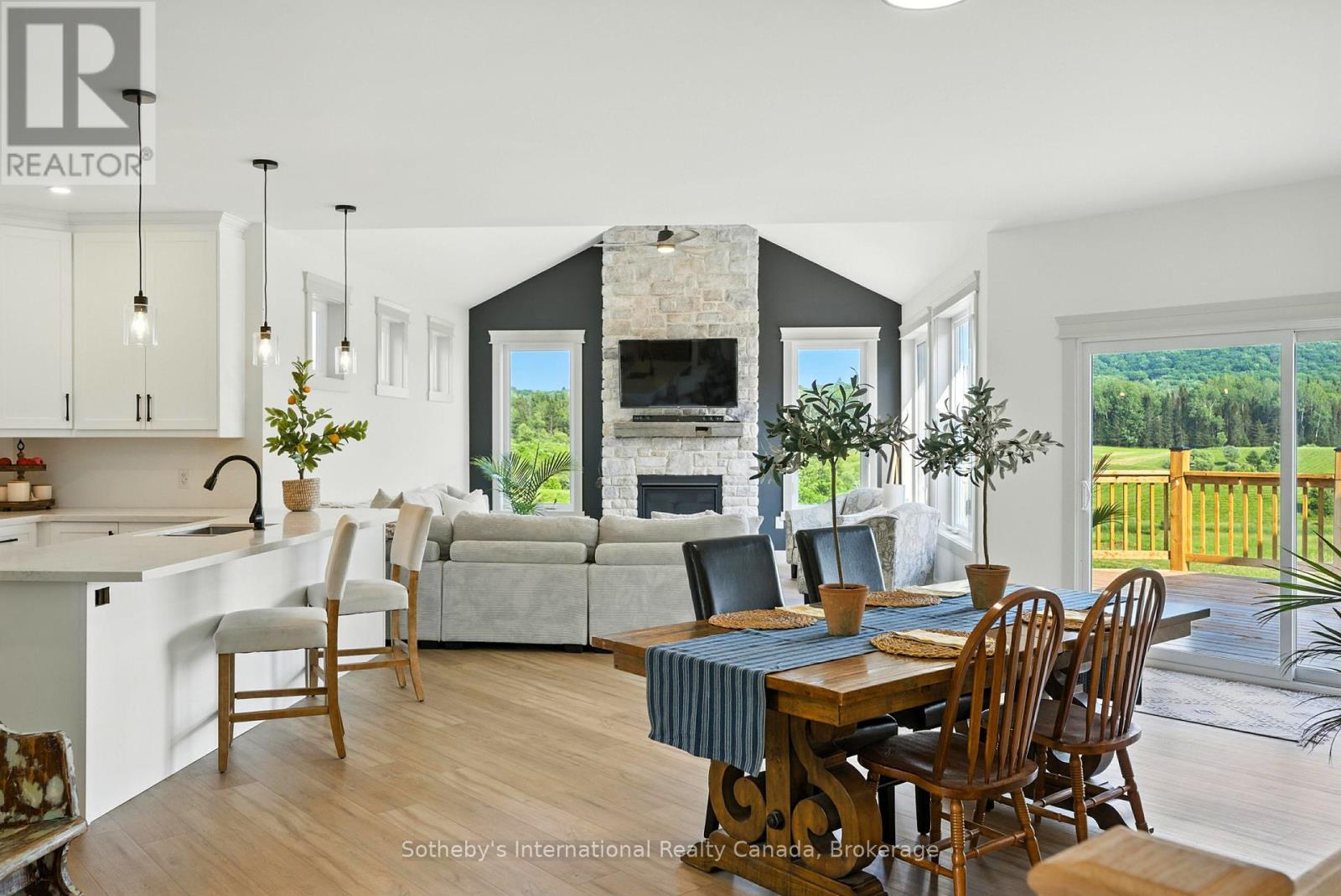 141 Three Mile Lake Road, Armour (Katrine), Ontario  P0A 1L0 - Photo 7 - X12264895